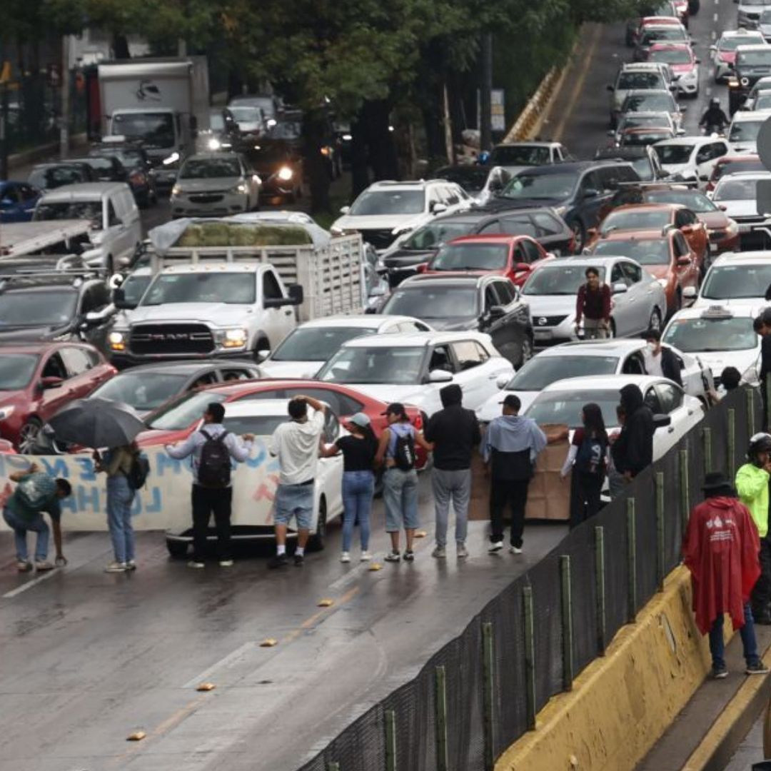 Bloqueo en Circuito Interior en la Ciudad de México.